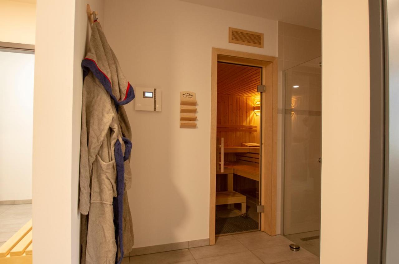 Albert-Inn-Glowe: Barrier-Free Retreat with Coworking & Sauna Exterior photo